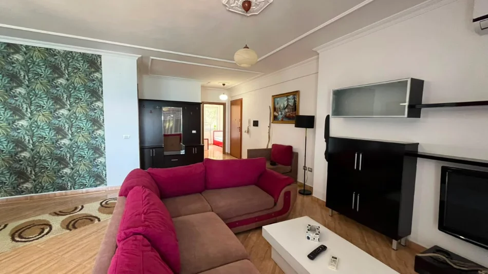 Durres, jepet me qera apartament 2+1 Kati 4, 106 m² 800 € (Currila)