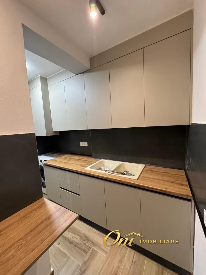 Tirane, jepet me qera apartament 1+1 Kati 6, 50 m² 600 € (VASIL SHANTO)