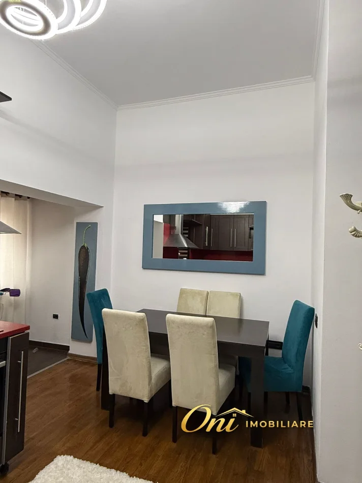 Tirane, jepet me qera apartament 2+1+Aneks+Ballkon Kati 4, 120 m² 1.200 € (QENDER)