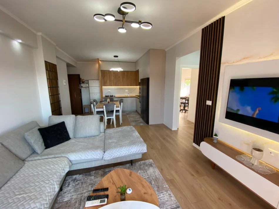 Shqiperi, shitet apartament 2+1+Ballkon Kati 6, 84 m²  (Kamez)