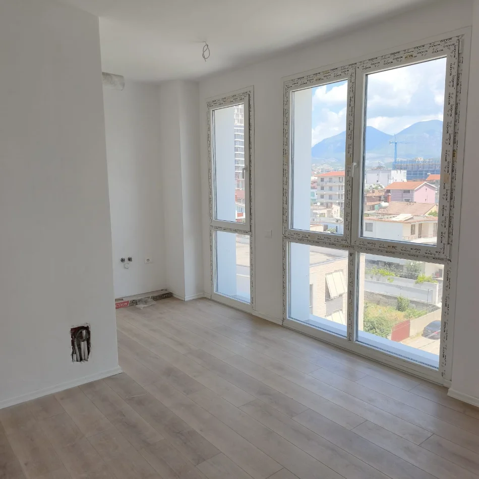 Tirane, shitet apartament 1+1+Ballkon Kati 3, 60 m² 132.000 € (Bulevardi i Ri)