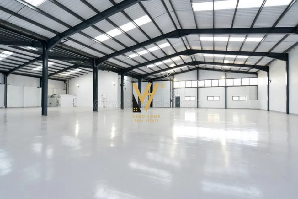 Tirane, jepet me qera magazine Kati 0, 800 m² 2.650 € (KOMBINAT)