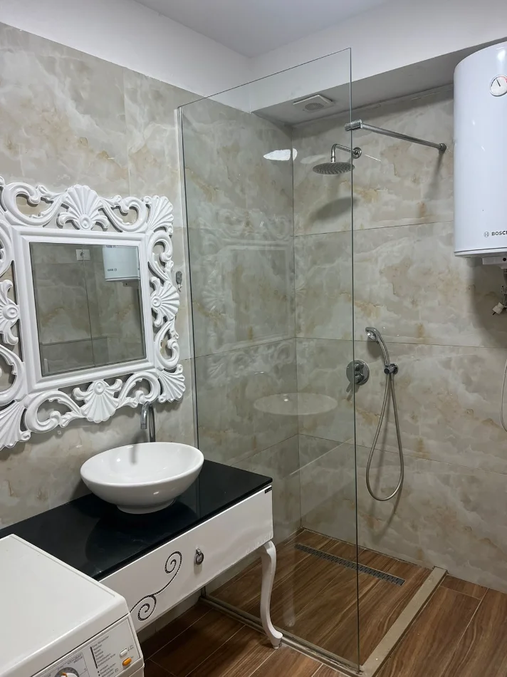 Tirane, jepet me qera apartament 3+1 Kati 1, 120 m² 600 € (Kodra e Diellit, prane Kopshtit Sirena)