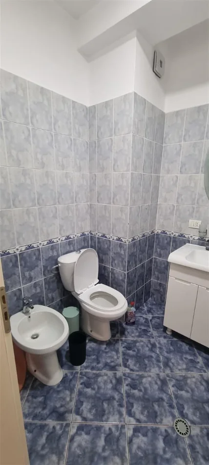 Tirane, jepet me qera apartament 1+1 Kati 5, 55 m² 600 € (RRUGA E DIBRES)
