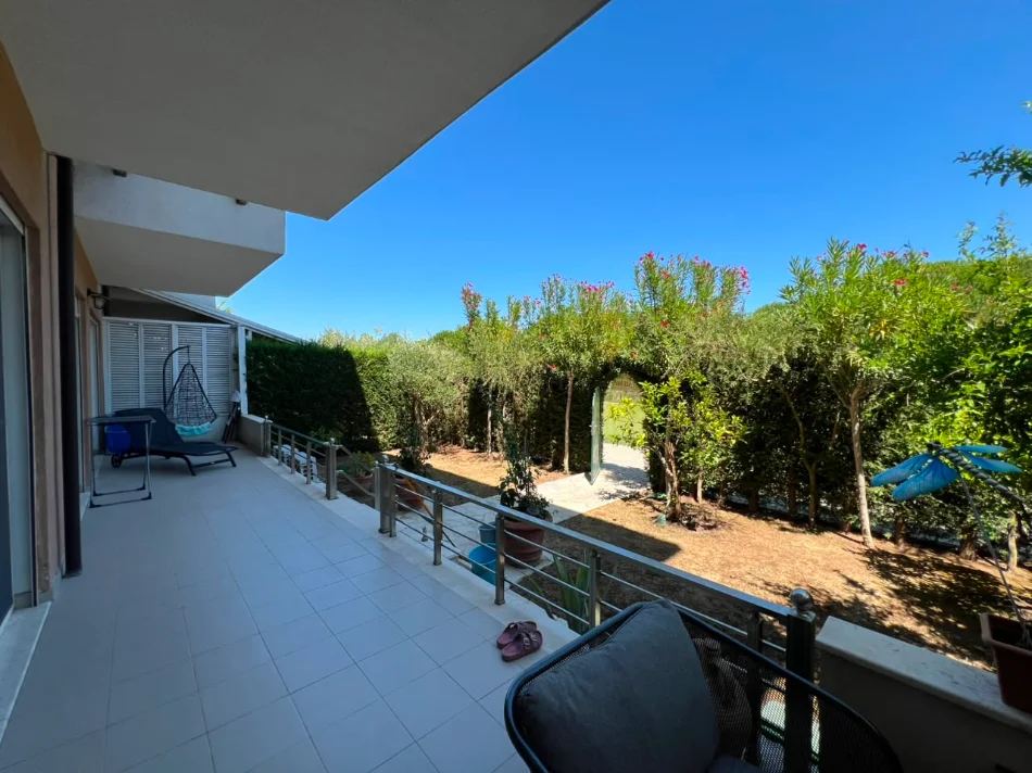 Durres, shitet apartament 2+1+Ballkon , 130 m² 380.000 € (Lura 3)