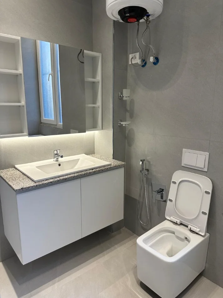 Tirane, jepet me qera apartament 2+1 Kati 0, 80 m² 600 € (don bosko)