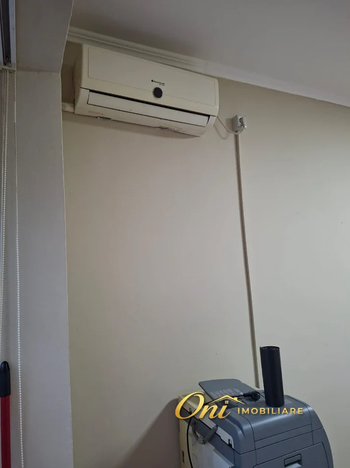 Tirane, jepet me qera dyqan Kati 0, 25 m² 300 € (QENDER, ISH CIRKU)