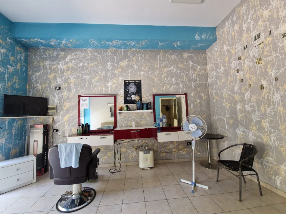 Tirane, jepet me qera dyqan Kati 0, 33 m² 400 € (BULEVARDI MIGJENI)