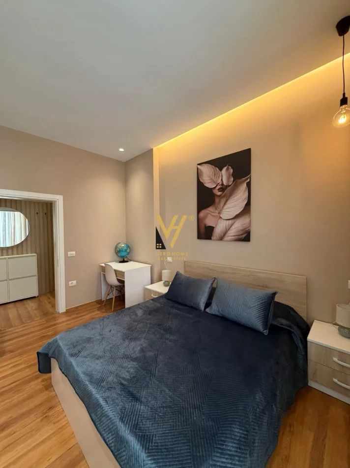 Tirane, jepet me qera apartament 1+1+Ballkon Kati 3, 90 m² 750 € (ISH BLLOK)