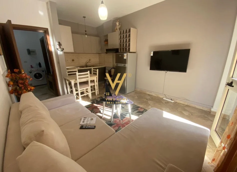 Tirane, jepet me qera apartament 1+1+Ballkon Kati 2, 63 m² 600 € (KRISTAL CENTER)
