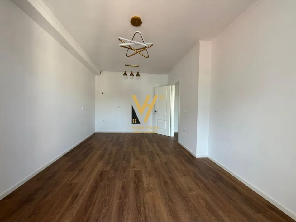 Tirane, shitet apartament 1+1+Ballkon Kati 3, 58 m² 128.000 € (RRUGA DRITAN HOXHA)