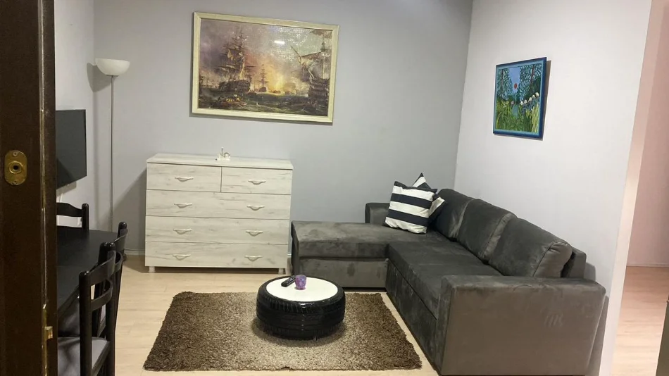 Tirane, jepet me qera apartament 1+1 Kati 3, 47 m² 450 € 