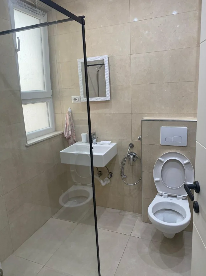 Tirane, jepet me qera apartament 1+1 Kati 3, 47 m² 450 € 