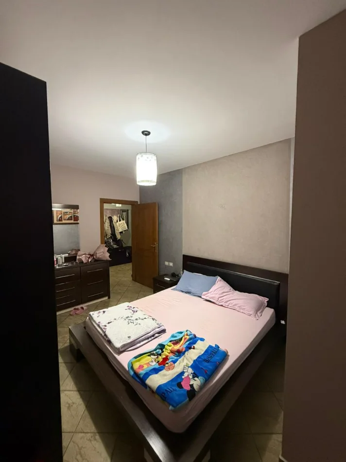 Tirane, jepet me qera apartament 2+1 Kati 5, 74 m² 600 € (21 DHJETORI)