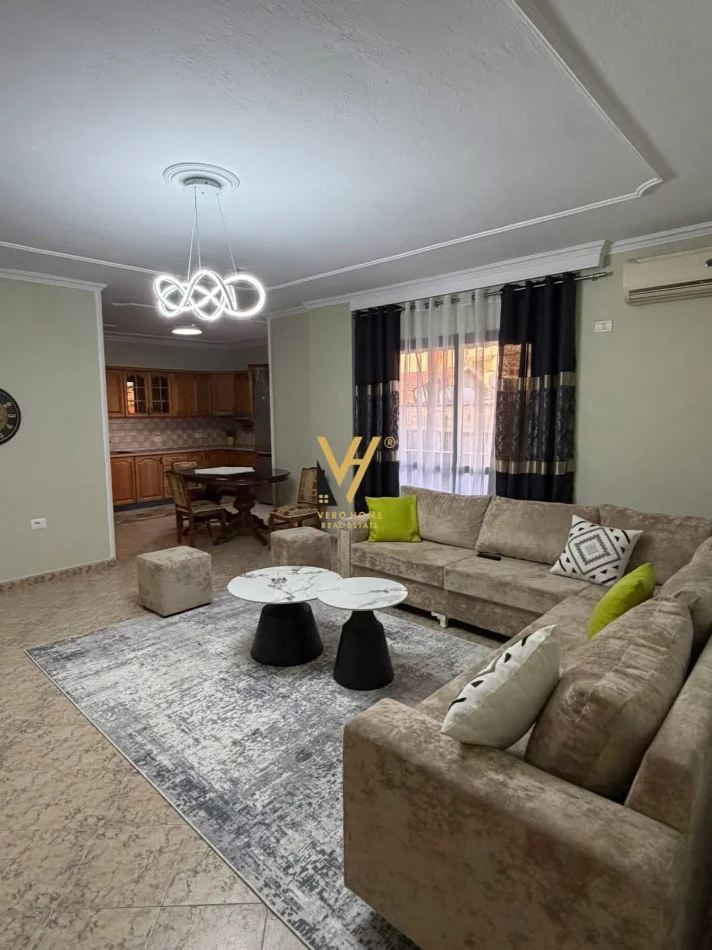 Tirane, jepet me qera apartament 2+1+Ballkon Kati 6, 110 m² 720 € (MYSLYM SHYRI)