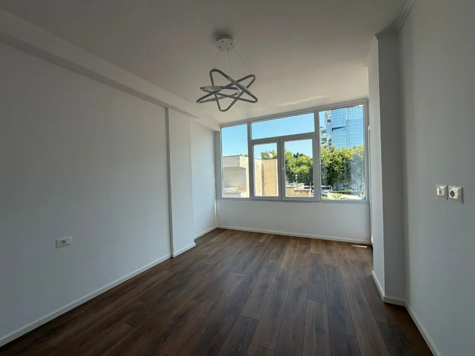 Tirane, shitet apartament 1+1 Kati 3, 58 m² 128.000 € (Laprake,Rruga Dritan Hoxha)