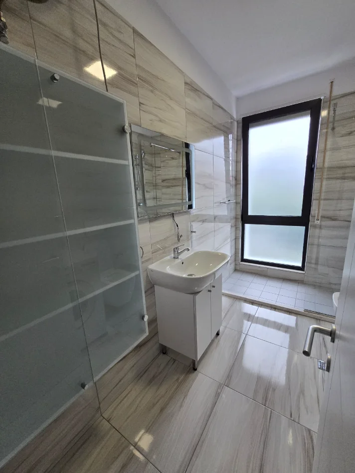 🏡 Jepet me qera super apartament në pallat të ri, 600 € , Fusha Ali Demi