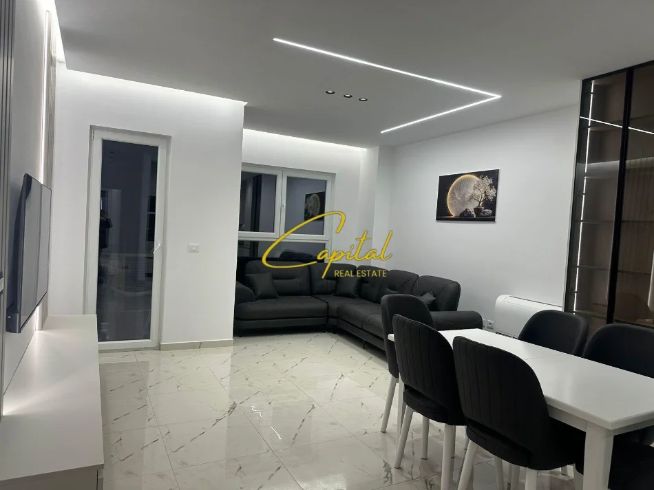Tirane, jepet me qera apartament 2+1 Kati 6, 100 m² 750 € (LAPRAKE)