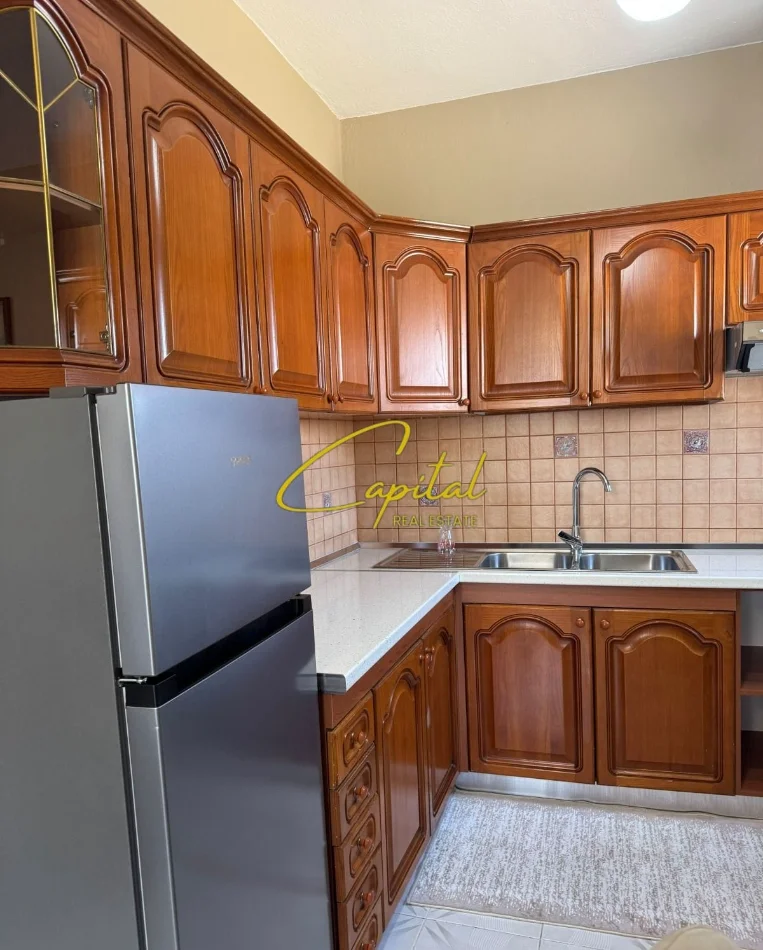 Tirane, jepet me qera apartament 2+1 Kati 6, 110 m² 500 € (RRUGA E KAVAJES)