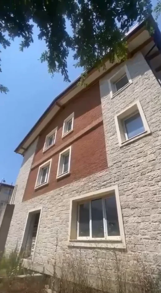 Tirane, shitet Vile 3+1 Kati 0, 750 m² 1.000.000 € (Teg)