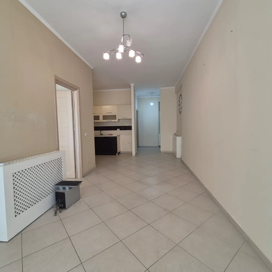 Tirane, shes apartament 1+1+Ballkon Kati 2, 72 m² 200.000 € (Komuna e Parisit)