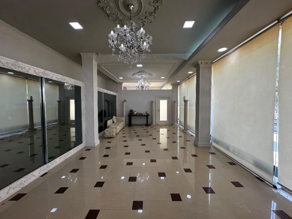 Tirane, jepet me qera ambjent biznesi Kati 0, 60 m² 1.000 € (Rruga e Elbasanit)