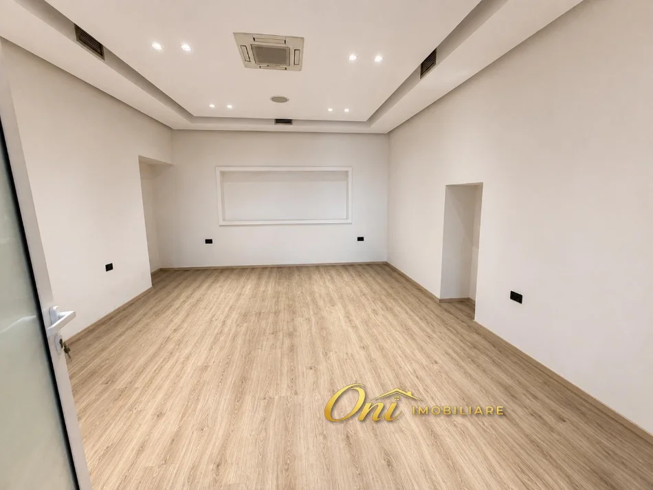 Tirane, jepet me qera ambjent biznesi Kati 0, 180 m² 3.200 € (PRANE TOPTANIT)