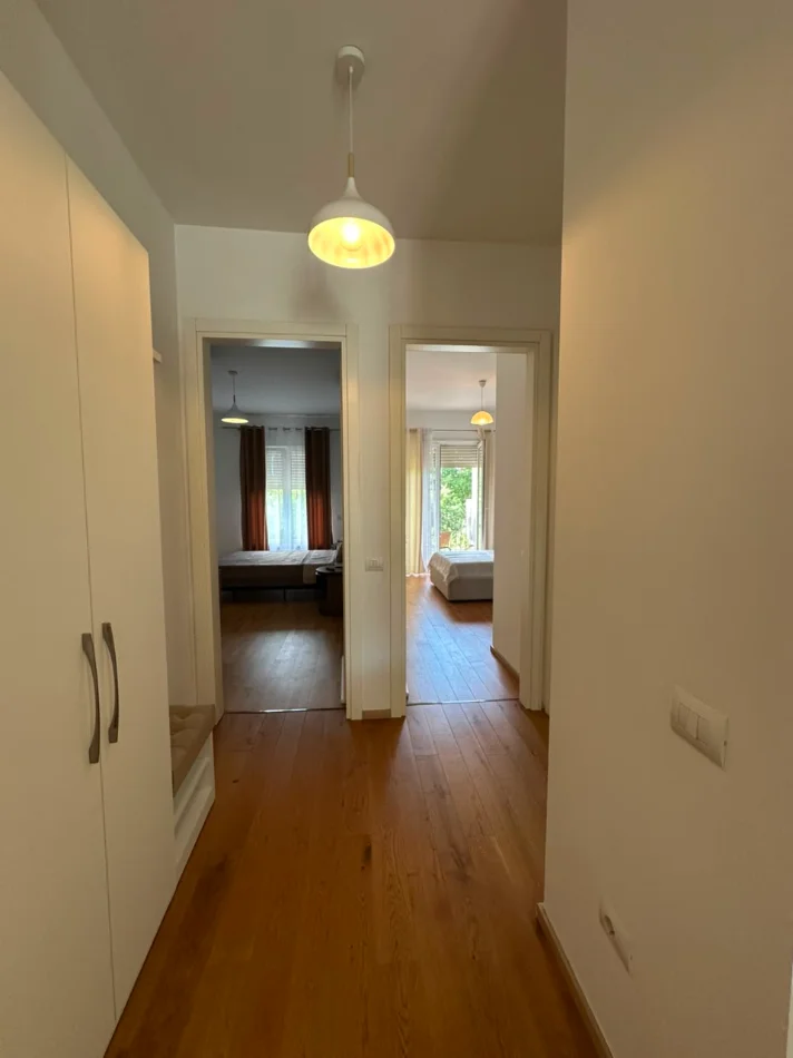Tirane, jepet me qera apartament 2+1 Kati 2, 102 m² 1.200 € (Secret Garden)
