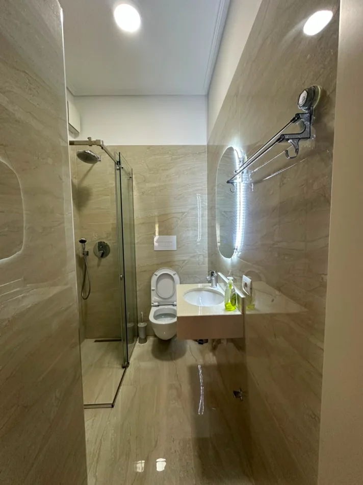 Tirane, jepet me qera apartament 2+1 Kati 2, 102 m² 1.200 € (Secret Garden)