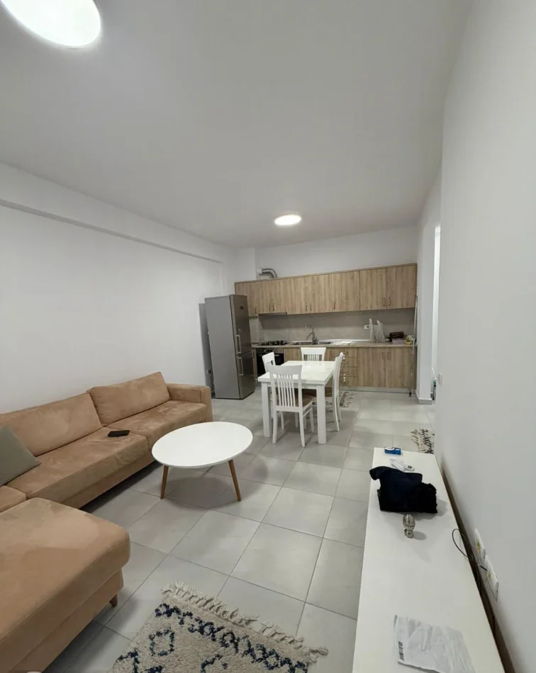 Tirane, jepet me qera apartament 2+1 Kati 5, 80 m² 600 € (Yzberisht,Kompleksi Golden Park)