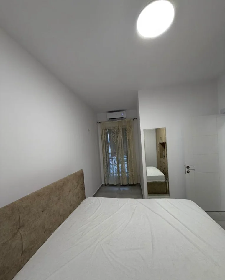 Tirane, jepet me qera apartament 2+1 Kati 5, 80 m² 600 € (Yzberisht,Kompleksi Golden Park)