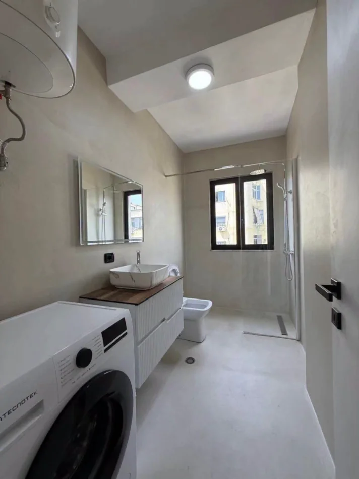 Tirane, shitet apartament 2+1+Aneks+Ballkon Kati 8, 101 m² 