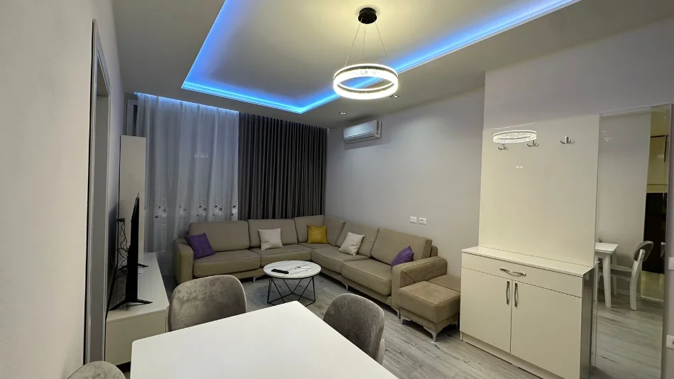 Tirane, jepet me qera apartament 1+1 Kati 2, 65 m² 650 € (Riza Cerova)