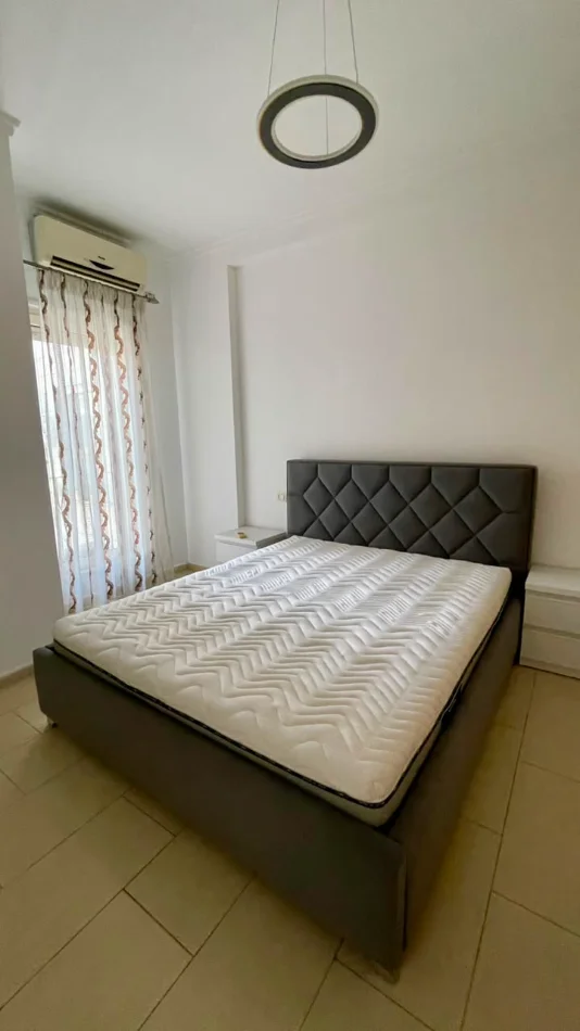 🏠 Jepet me qira apartament 1+1 – pranë Qendres, Tirane 800 € (Myslym Shyr ,Qender)