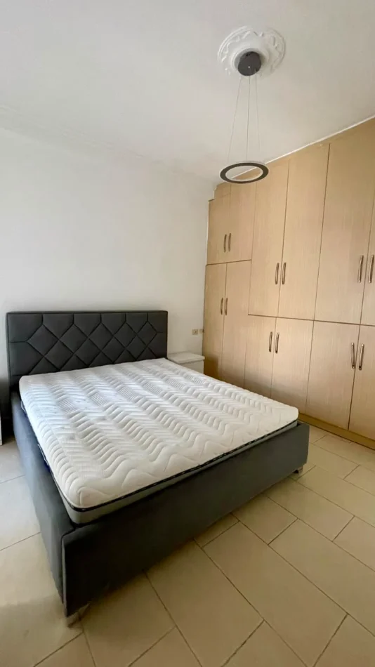 🏠 Jepet me qira apartament 1+1 – pranë Qendres, Tirane 800 € (Myslym Shyr ,Qender)