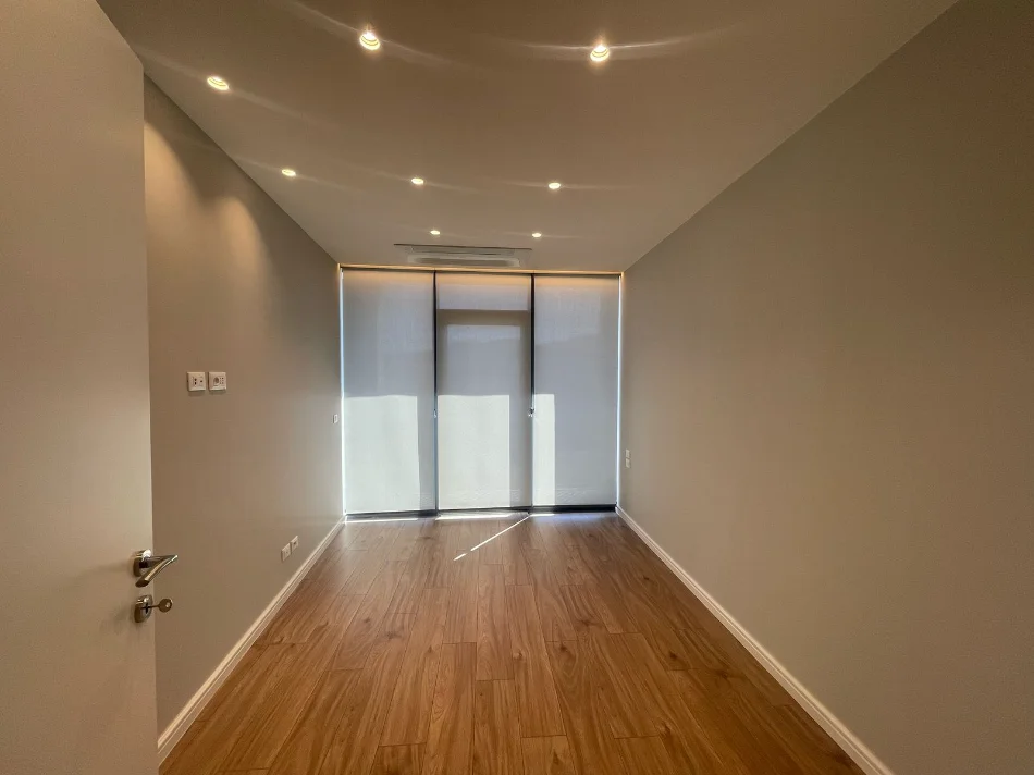 Tirane, jepet me qera zyre Kati 6, 100 m² 1.500 € (Liqeni Artificial, Lake View)