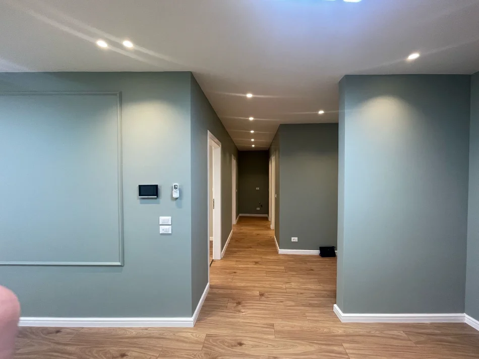 Tirane, jepet me qera zyre Kati 6, 100 m² 1.500 € (Liqeni Artificial, Lake View)