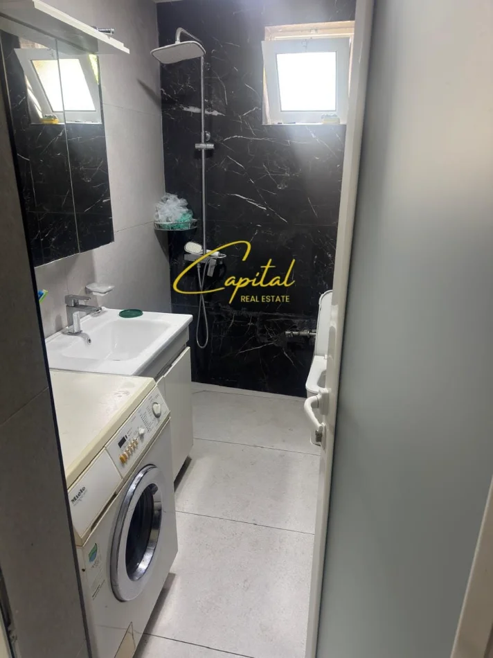 Tirane, jepet me qera apartament 3+1 Kati 1, 110 m² 550 € (FRESKU)