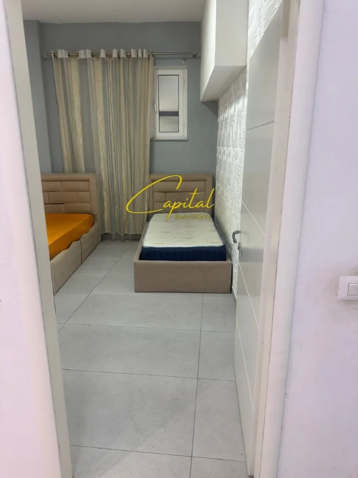 Tirane, jepet me qera apartament 3+1 Kati 1, 110 m² 550 € (FRESKU)
