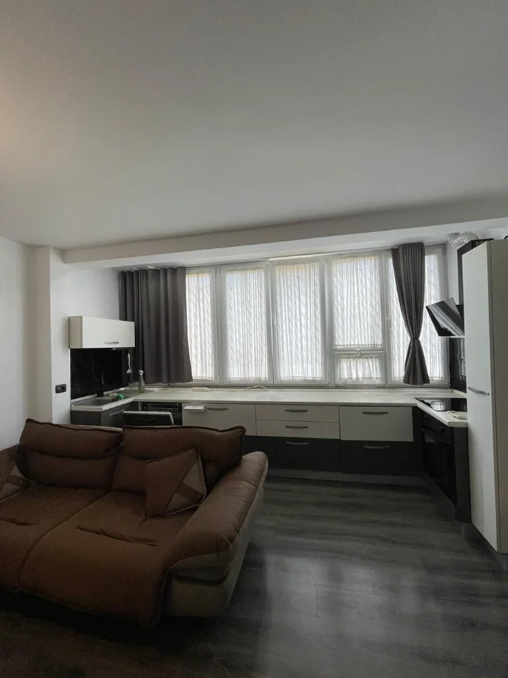 Tirane, shitet apartament 2+1 Kati 6, 90 m² 179.000 € (Fusha e Aviacionit)