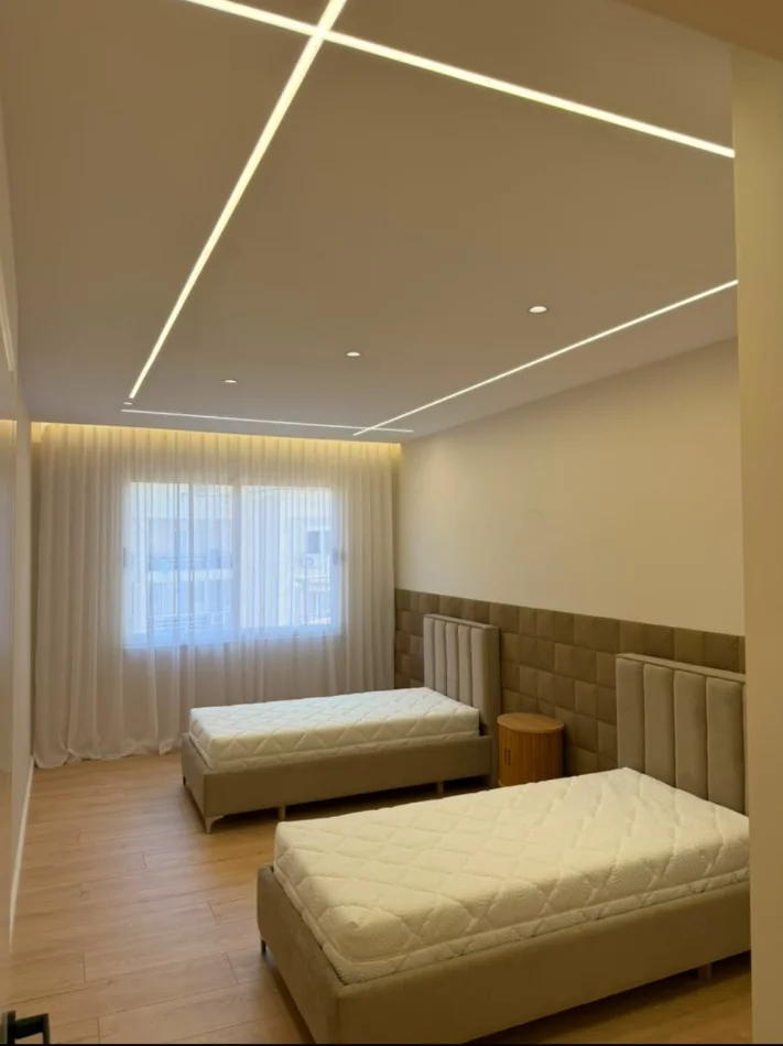 Tirane, shitet apartament 2+1+Ballkon Kati 6, 114 m² 171.000 € (Yzberisht)