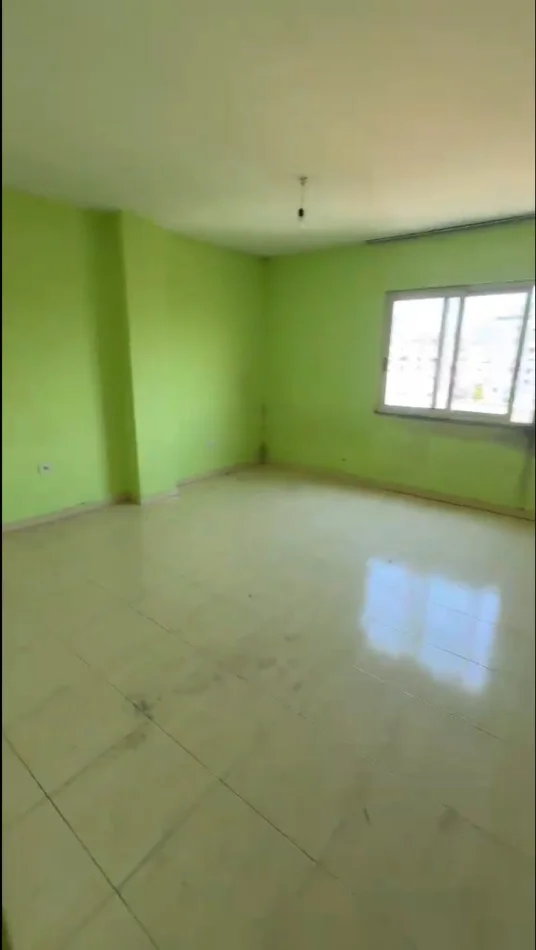 Tirane, shitet apartament 2+1+Ballkon Kati 10, 75 m² 185.000 € (Bulevardi Zogu 1)