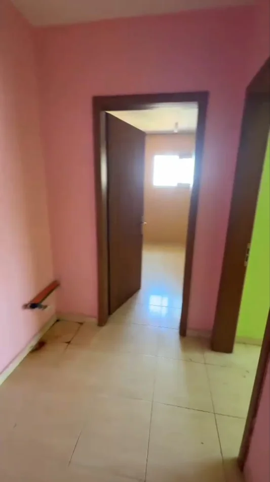 Tirane, shitet apartament 2+1+Ballkon Kati 10, 75 m² 185.000 € (Bulevardi Zogu 1)
