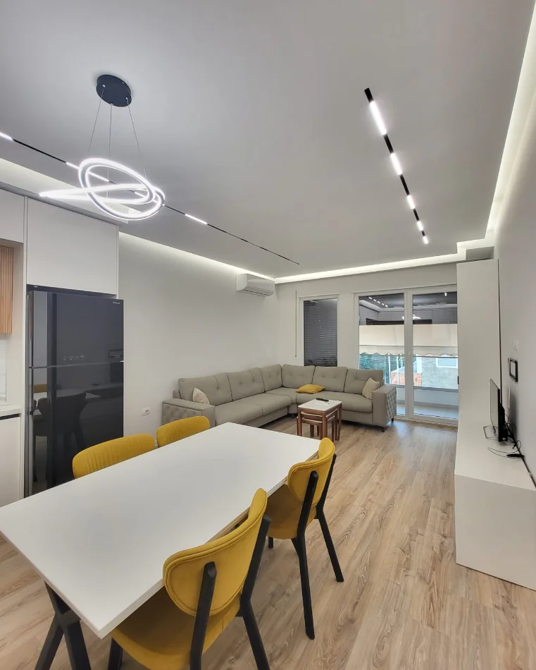 Tirane, shitet apartament 2+1+Ballkon Kati 2, 103 m² 255.000 € (Rezidenca Erli Porcelan)