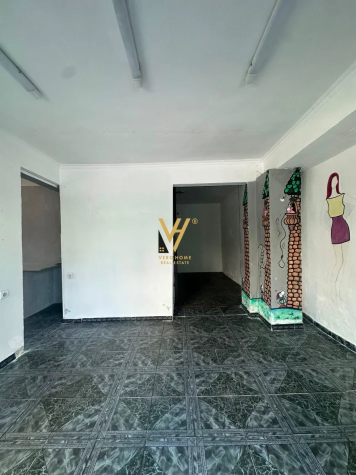 Tirane, jepet me qera dyqan Kati 0, 90 m² 820 € (VASIL SHANTO)