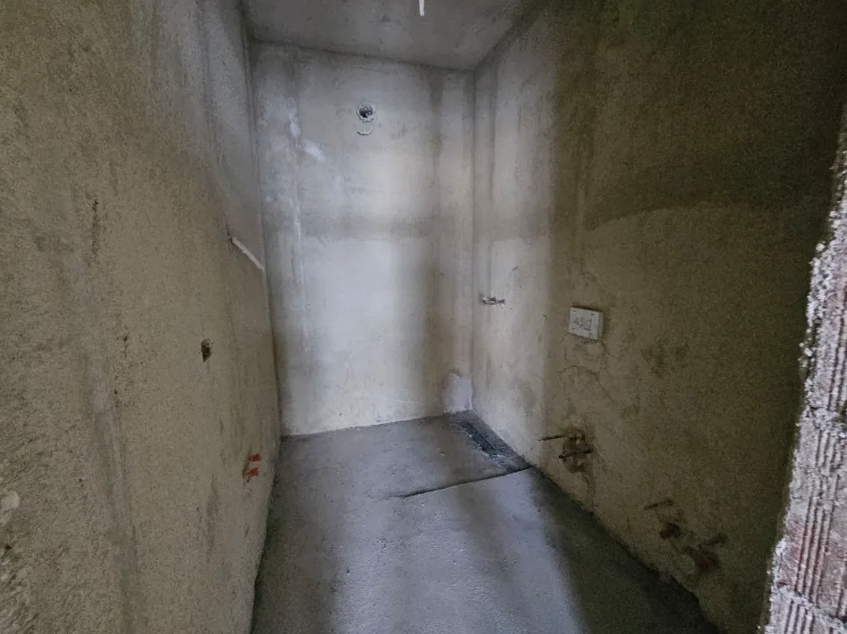 Tirane, shitet apartament 2+1+Ballkon Kati 6, 94 m² 125.000 € (Univers City)