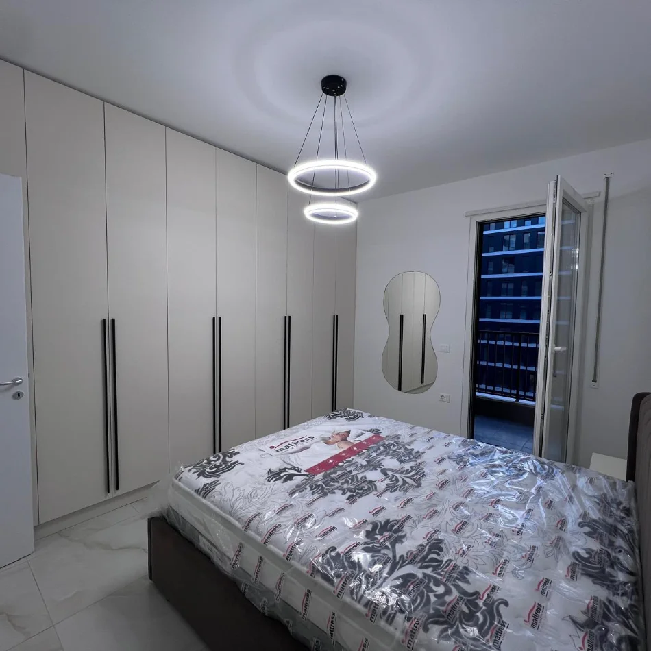 Tirane, jepet me qera apartament 1+1 Kati 4, 600 € (Don Bosko)