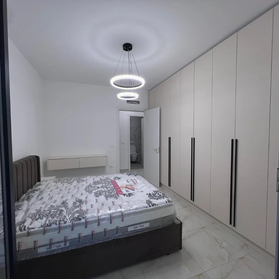 Tirane, jepet me qera apartament 1+1 Kati 4, 600 € (Don Bosko)