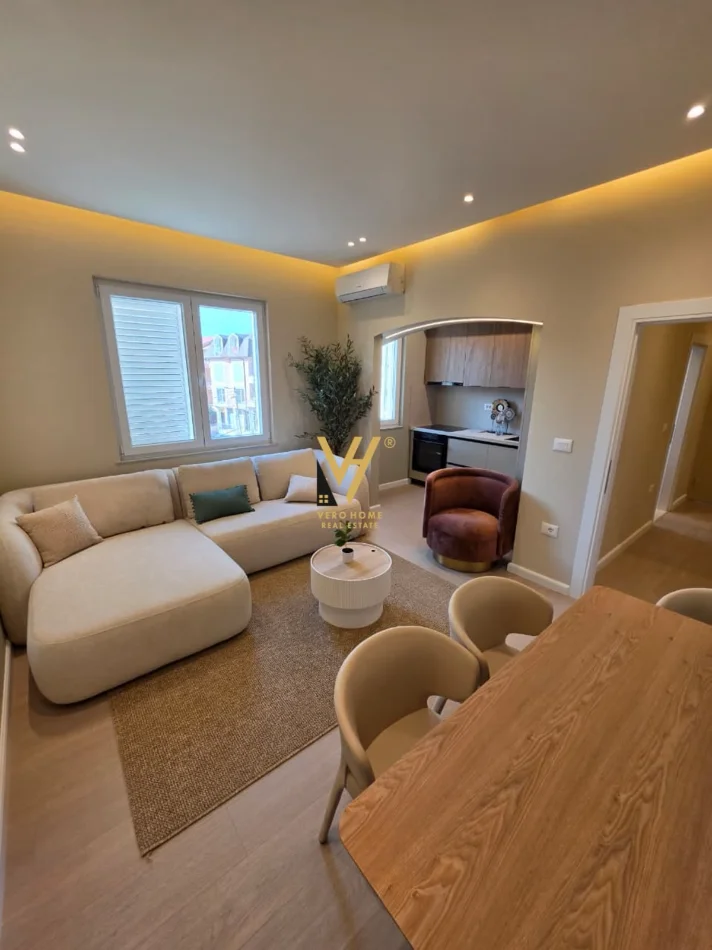Tirane, jepet me qera apartament 2+1+Ballkon Kati 3, 110 m² 700 € (BRRYL)