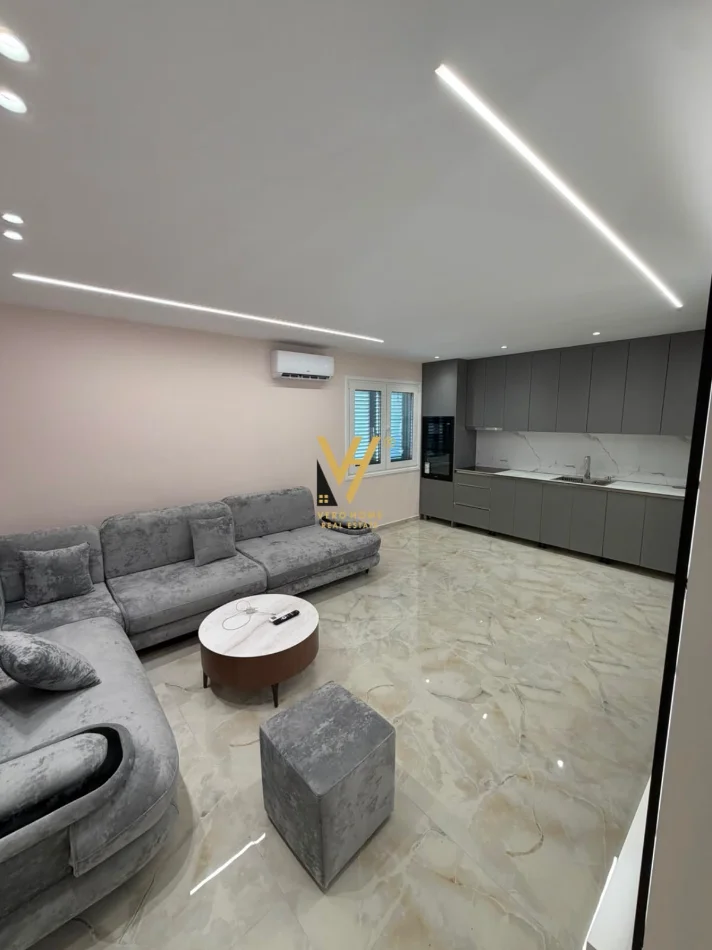 Tirane, jepet me qera apartament 2+1+Ballkon Kati 1, 120 m² 100 € (RRUGA E ELBASANIT)
